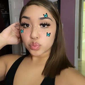 Meet your Posher, Kayla